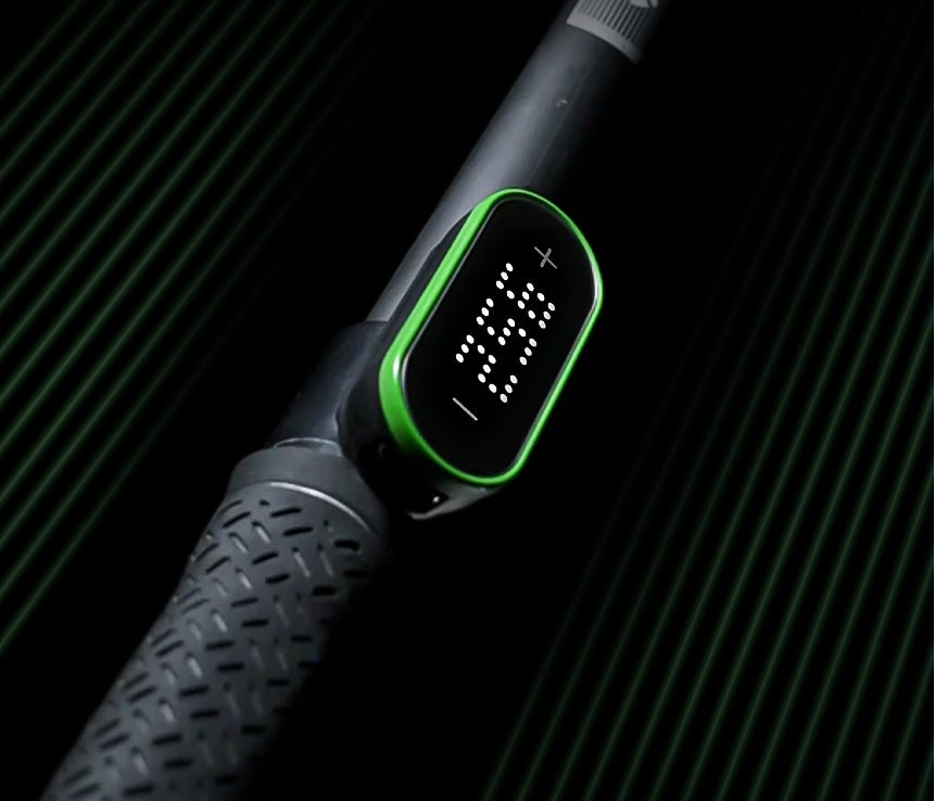 SLX Hybrid Mini　SLX ハイブリッドミニ　黒色 Makuake｜スイングを数字で分析、ナビで攻略する二刀流デバイス