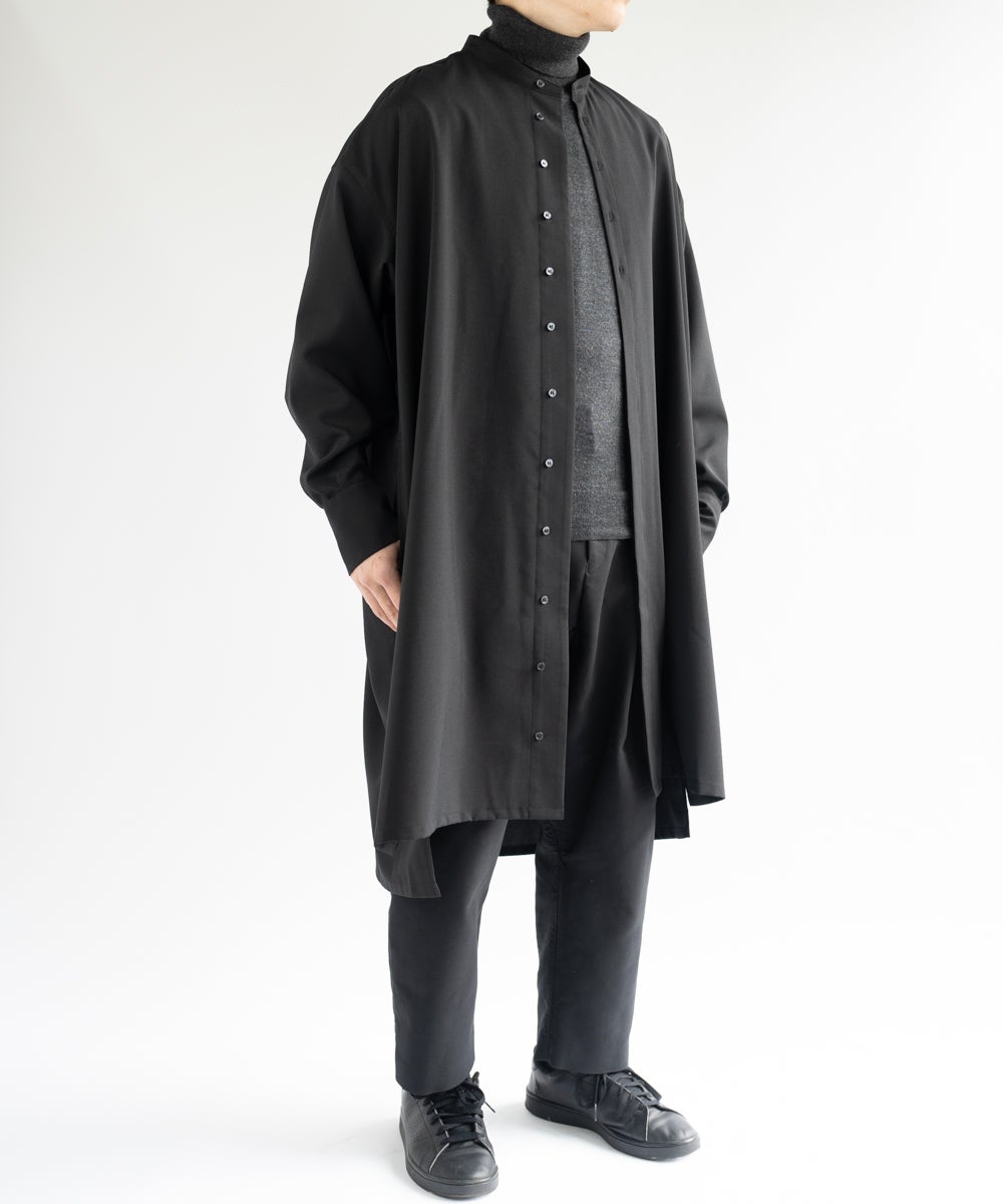 春夏秋冬いつでも着たい。大人の清潔感をまとう、高機能シャツコート