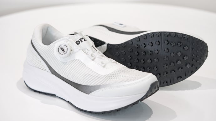 ゴルフ革命】足裏から風が抜ける！DRY FEET 25でムレ軽減→スコアUP