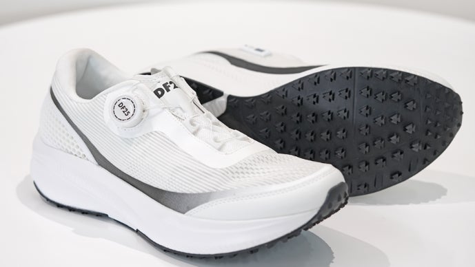 超美品　快適　ドライフィットDF25 ゴルフシューズ ゴルフ革命】足裏から風が抜ける！DRY FEET 25でムレ軽減