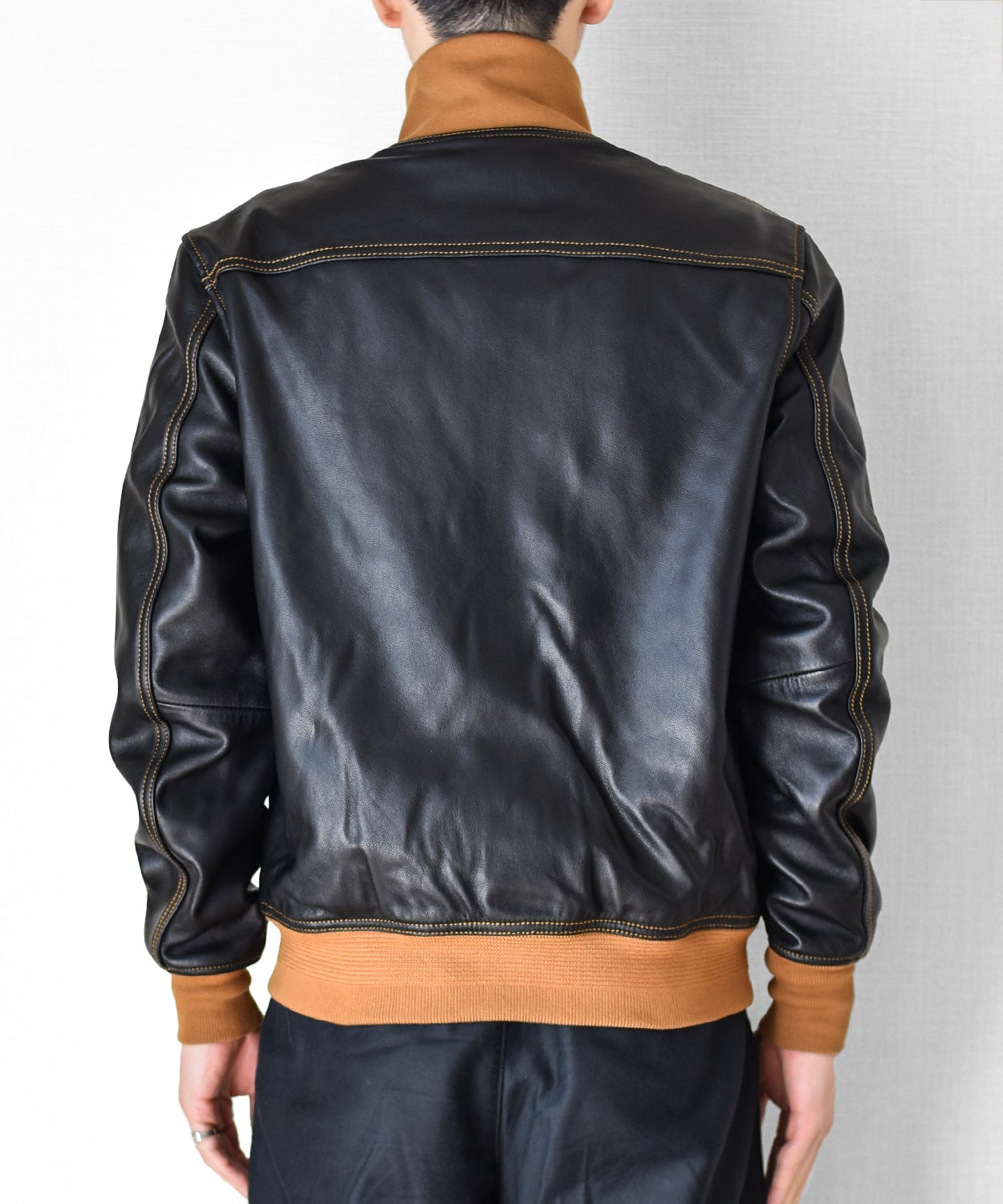 超希少　a.p.c MA-1 レザー　フライトジャケット　羊革 本格的なディテールで再現 山羊革 A-1レザーフライトジャケット