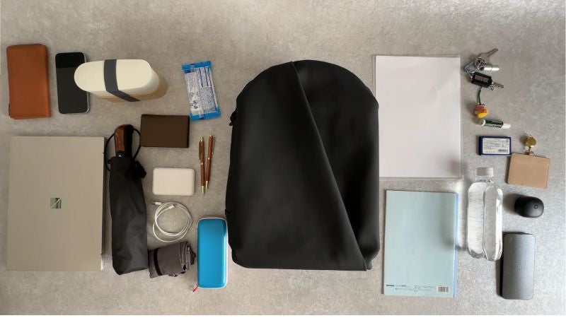 探さない。降ろさない。背負ったまま“3秒で取り出せる”快適通勤