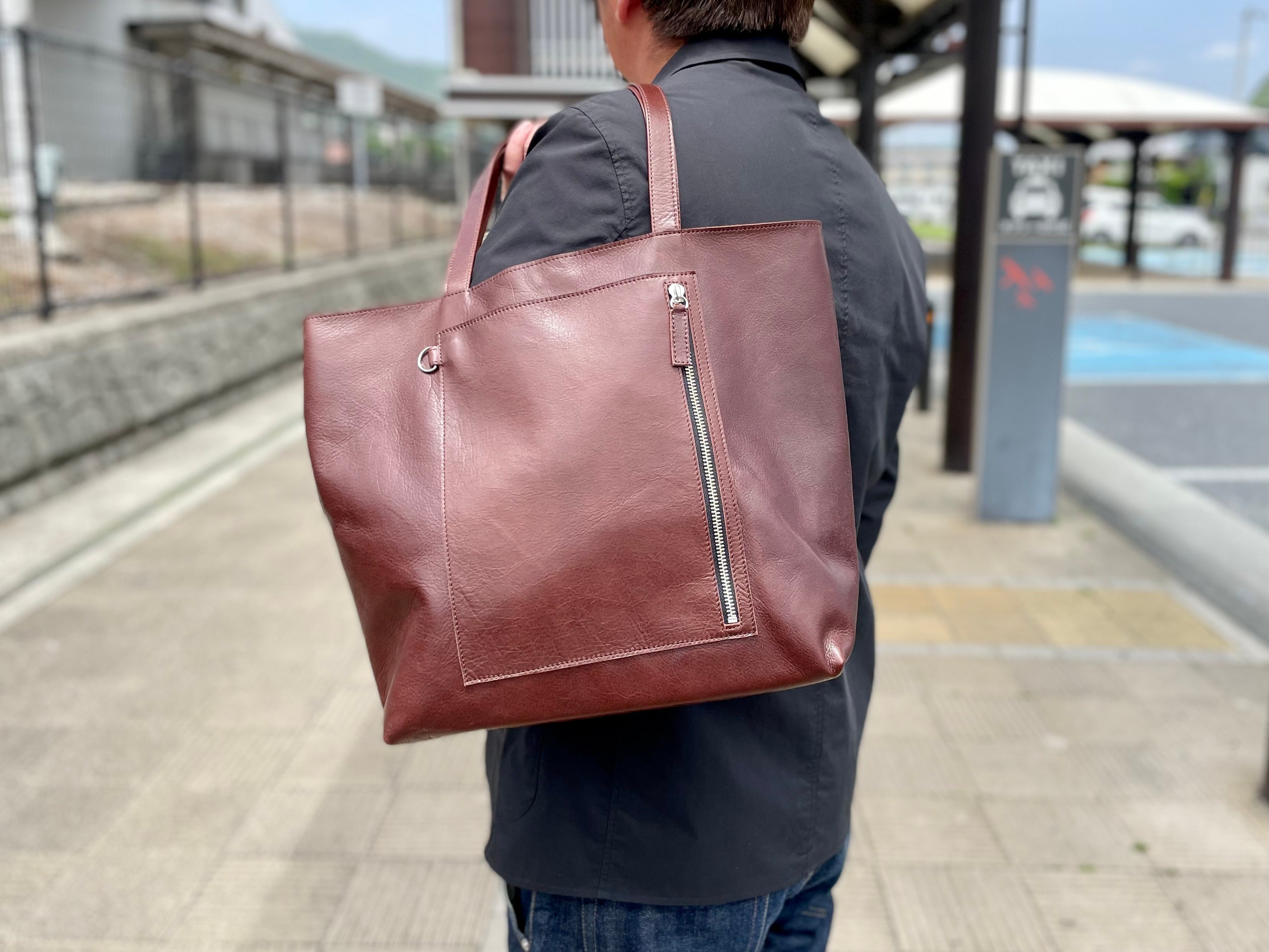 デッドストック革を愛着の湧くモノへ。軽くて折り畳める！本革をラフに