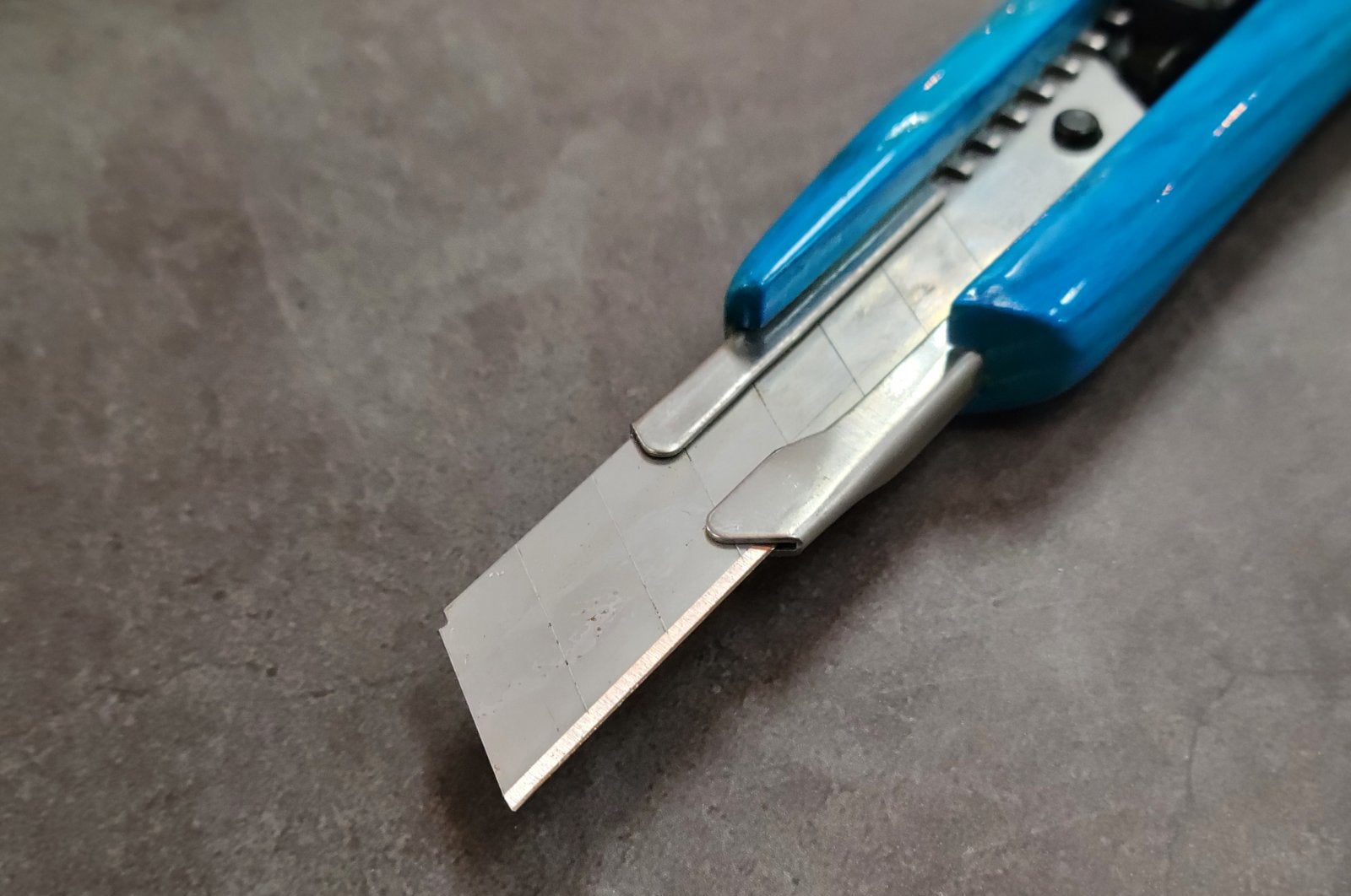 ブルーインパルスロゴ入り国産高級檜を使用した日本製ミニカッター