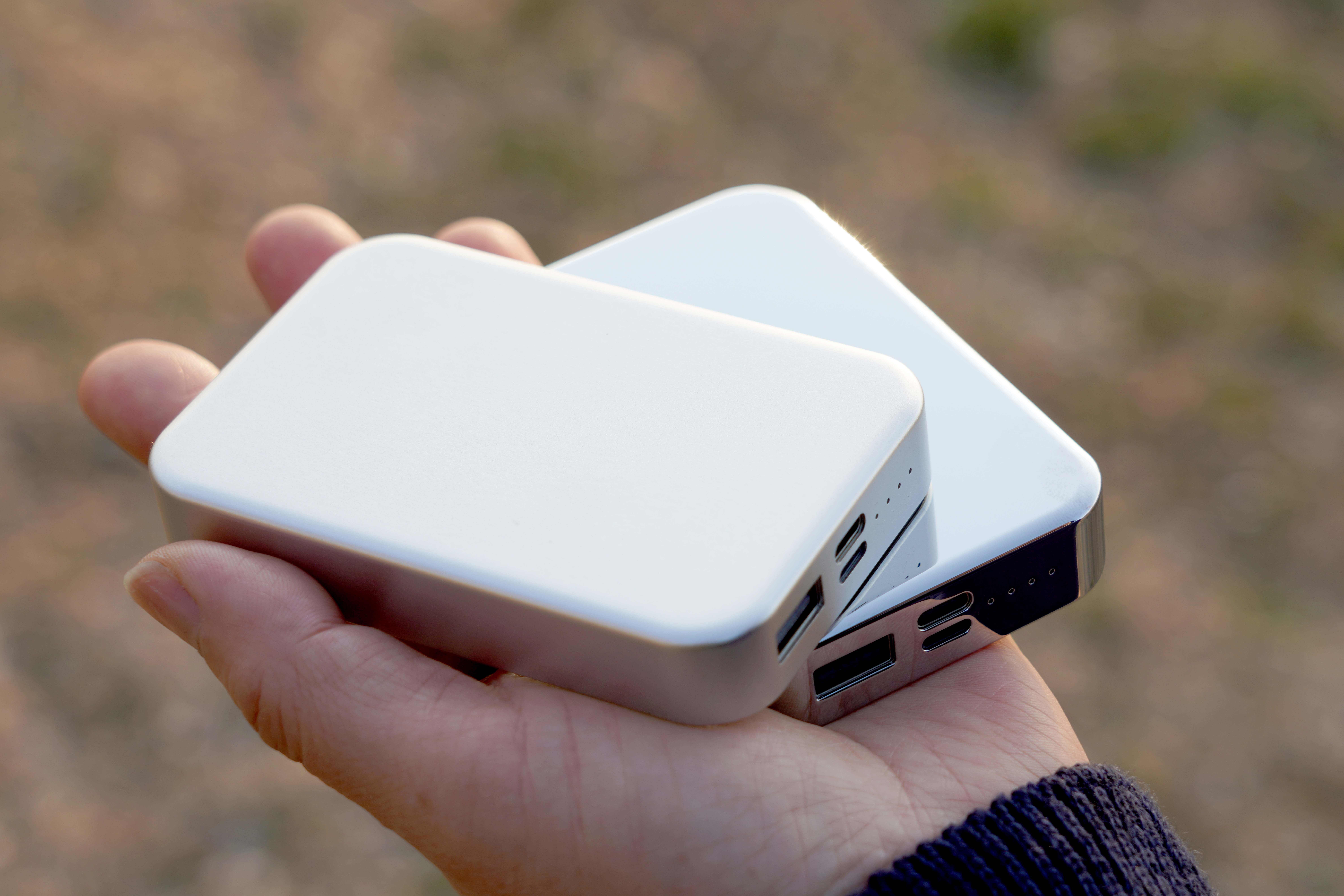 PDに対応・新材質・薄型化 新 Gmfモバイルバッテリー「目立ちたがり屋