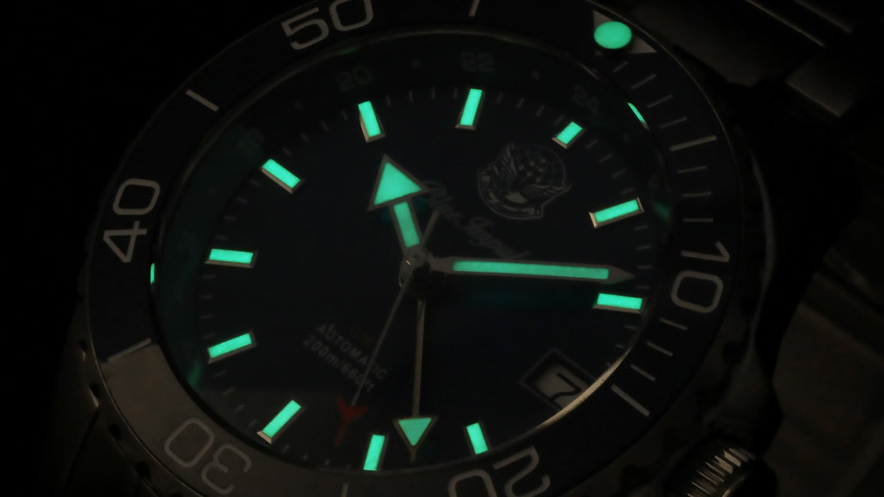 ブルーインパルス65周年記念】空を駆ける精密機械、日本製GMT