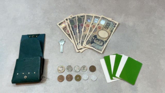 工業デザイナーが考案ハイテク時短財布|小さく.薄く.速く.そして