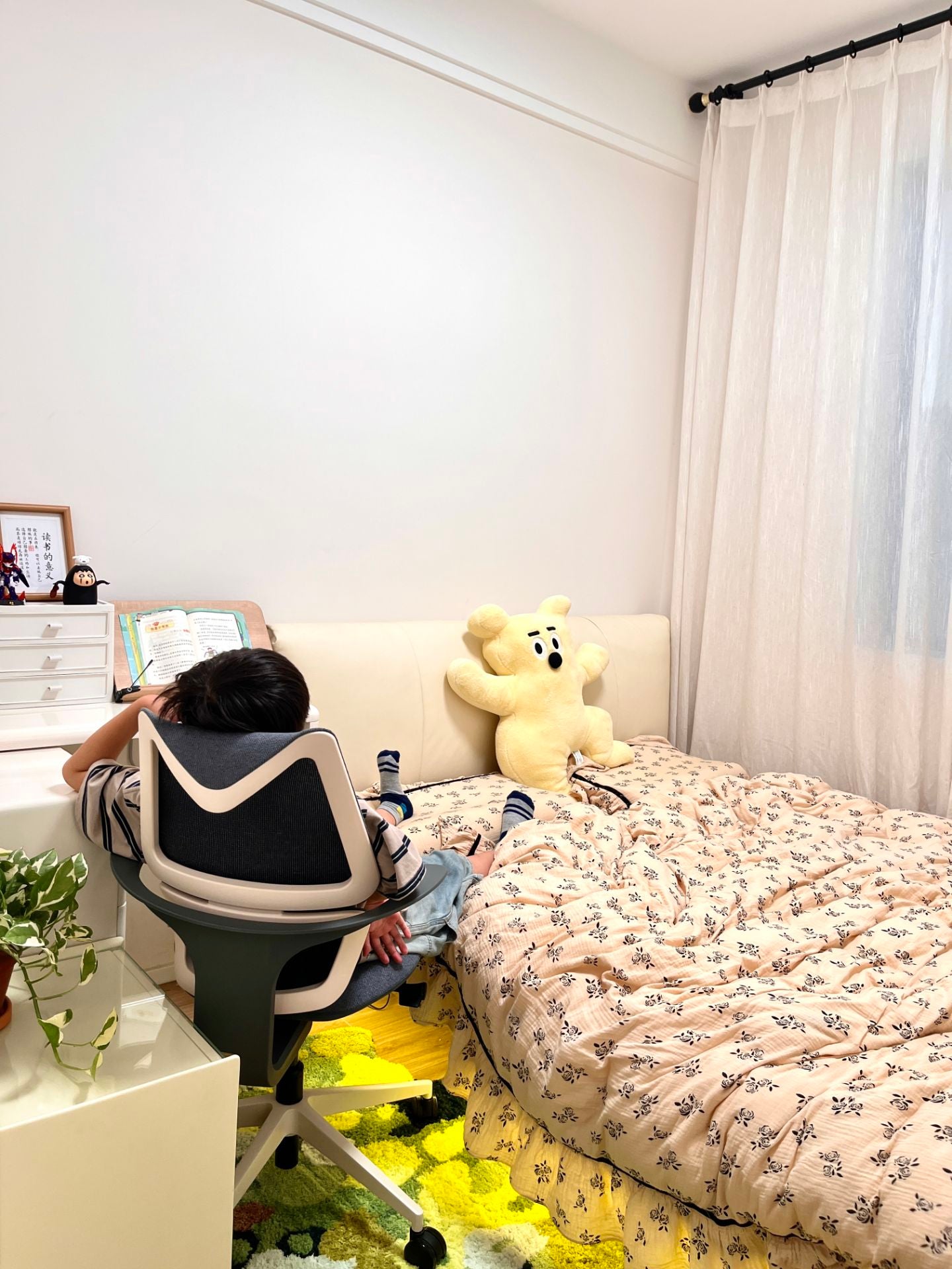 家族シェア】小柄さんOK！学習・仕事に使える省スペース人体工学椅