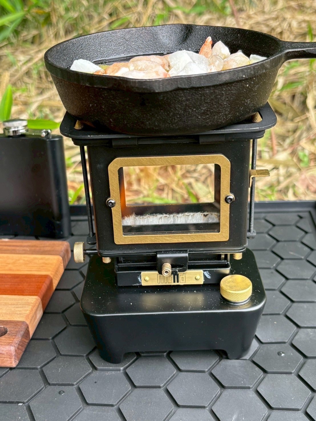 Makuake｜室内暖炉、くつろぎの炎を手元で。ヴィンテージ感漂う