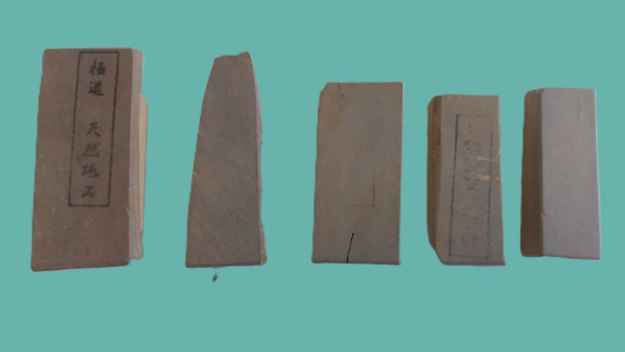 超仕上げ研ぎ用「紫」天然砥石 ＃6000相当 台付き・ガイド付きで