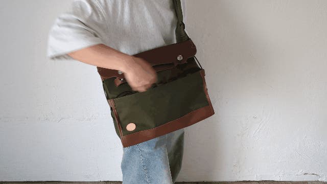 POST O'ALLS メッセンジャーバッグ ショルダーバッグ カーキ Amazon | [デバイス] Access ショルダーバッグ (HHS-1206038