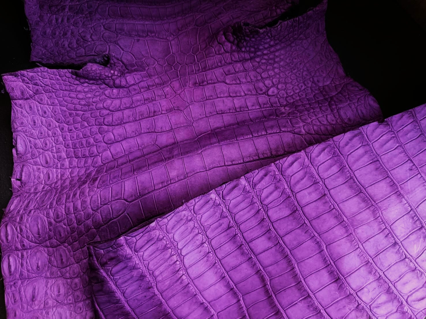 千年の紫 日本古来の高貴な色彩×革の王者クロコダイルが織りなす至高の
