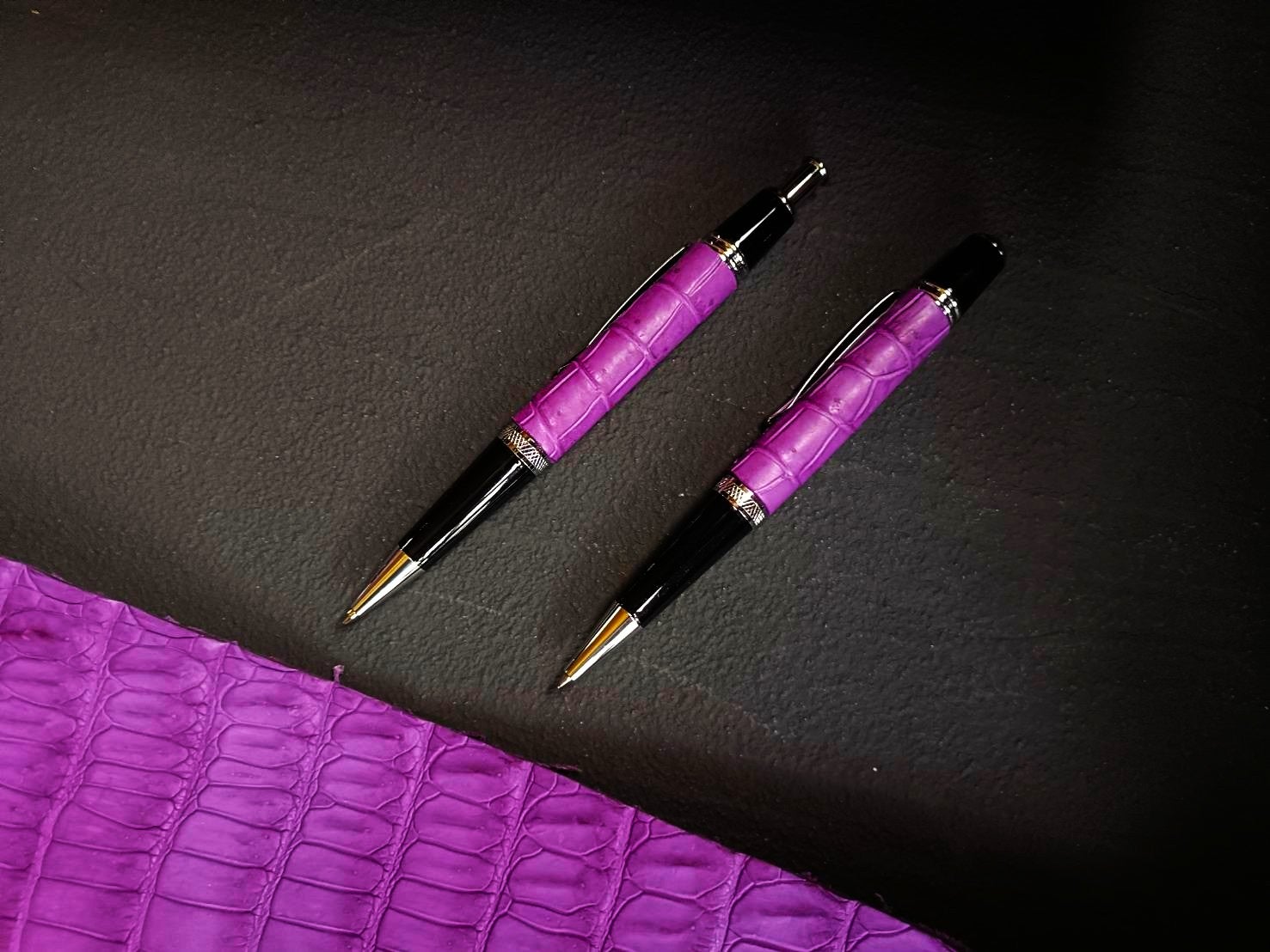 千年の紫 日本古来の高貴な色彩×革の王者クロコダイルが織りなす至高の