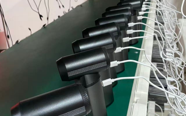 Makuake｜圧倒的パワーでゴミも水滴も一撃で吹き飛ばす！LED搭載ハイ