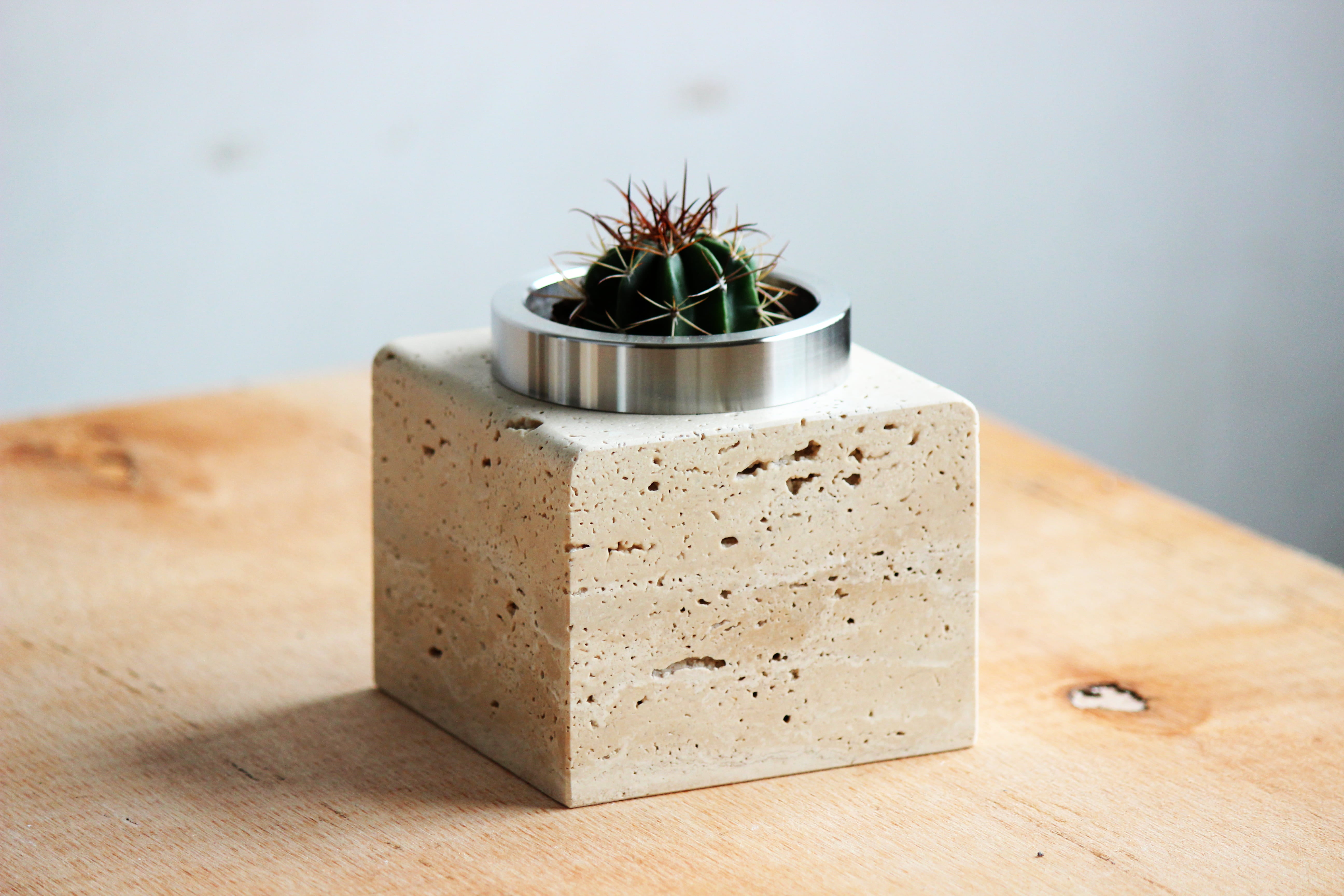 天然大理石×ステンレス鉢】目視が簡単で根腐れを防げる！特許構造の