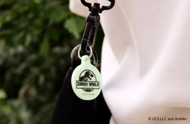 暗闇で光る！人気の蓄光シリーズ『ジュラシック・ワールド／復活の大地