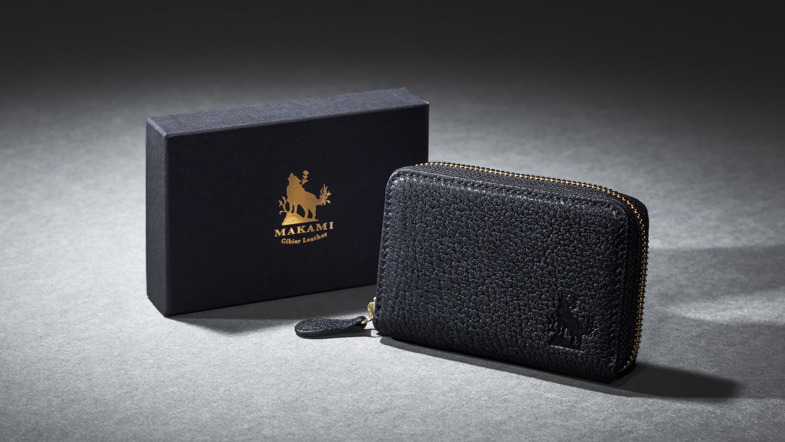 もう、ありふれた財布は選ばない。北海道の自然が宿る、ヒグマと