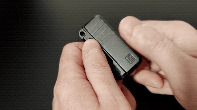 Reload5 フィジェットトイ 無限リロード Makuake アンコール】ハンドガンのリロードの爽快感を無限に体験できる