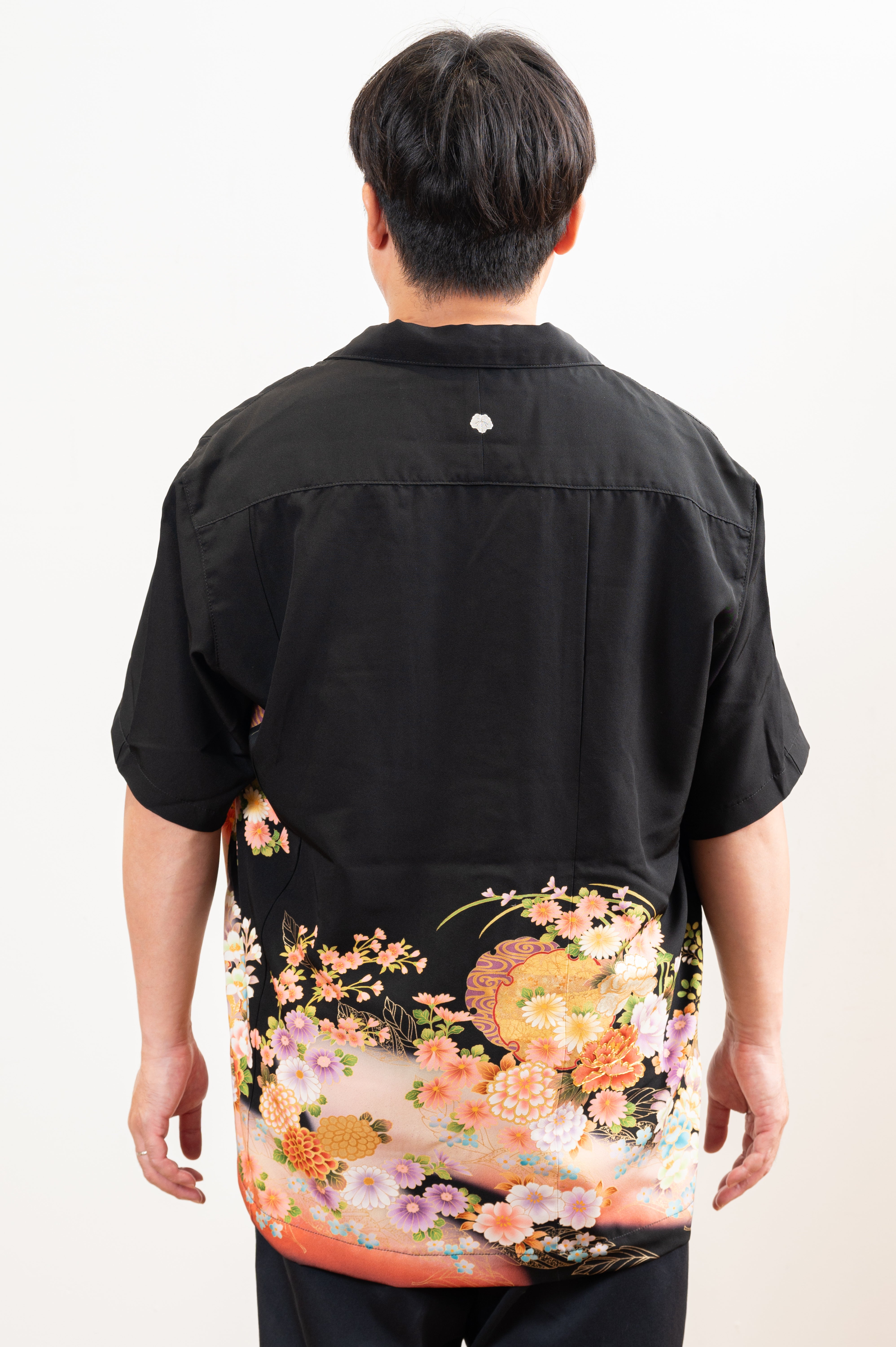 そのシャツ、二つとない物語。日本の伝統美「黒留袖」を解体し再構築