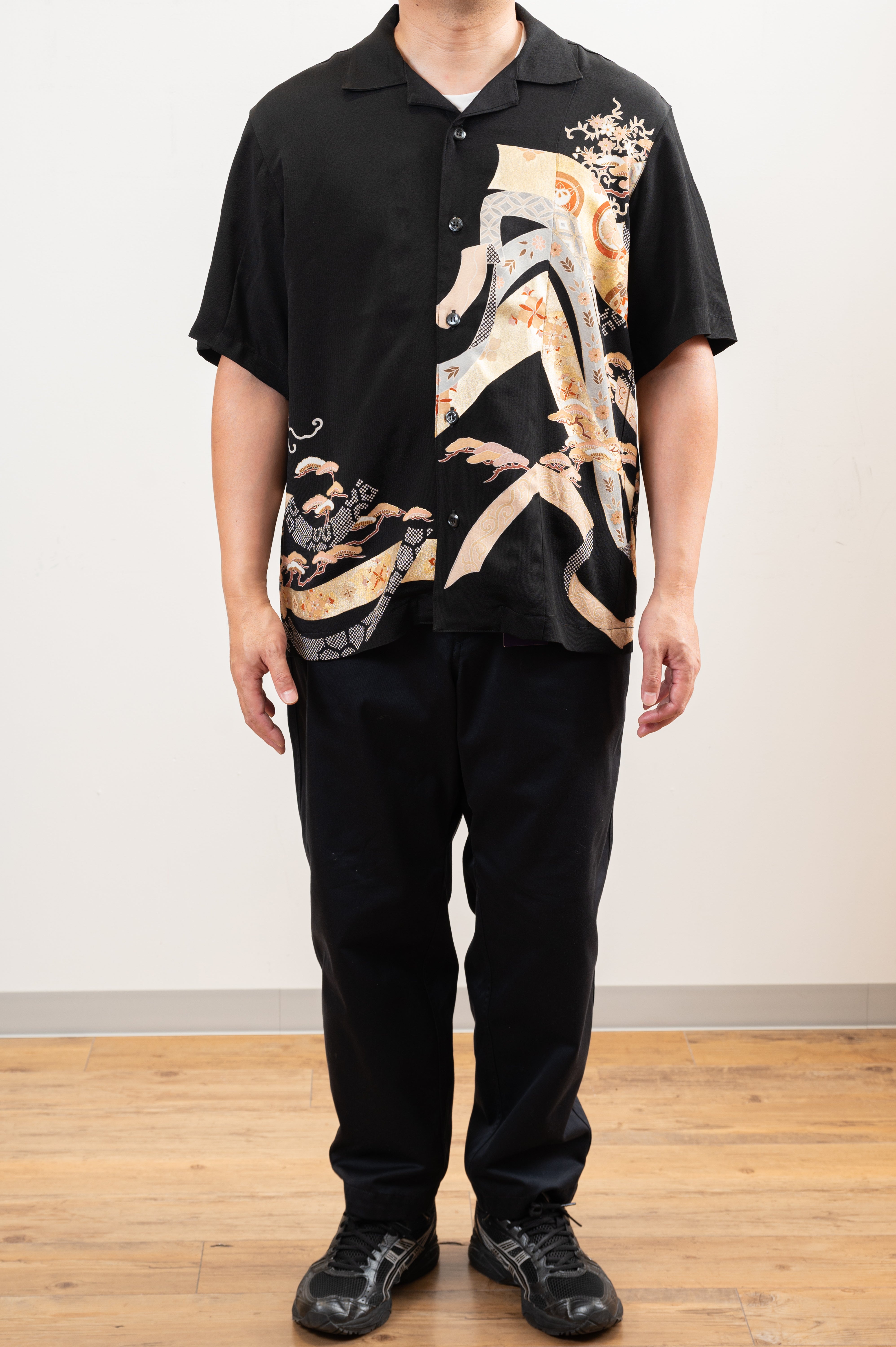 そのシャツ、二つとない物語。日本の伝統美「黒留袖」を解体し再