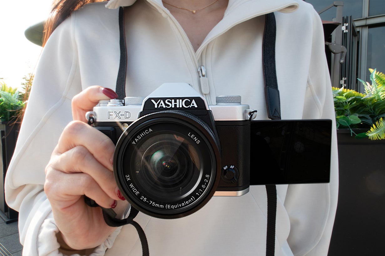 ノスタルジーを写す、新世代デジタルカメラ YASHICA FX-D