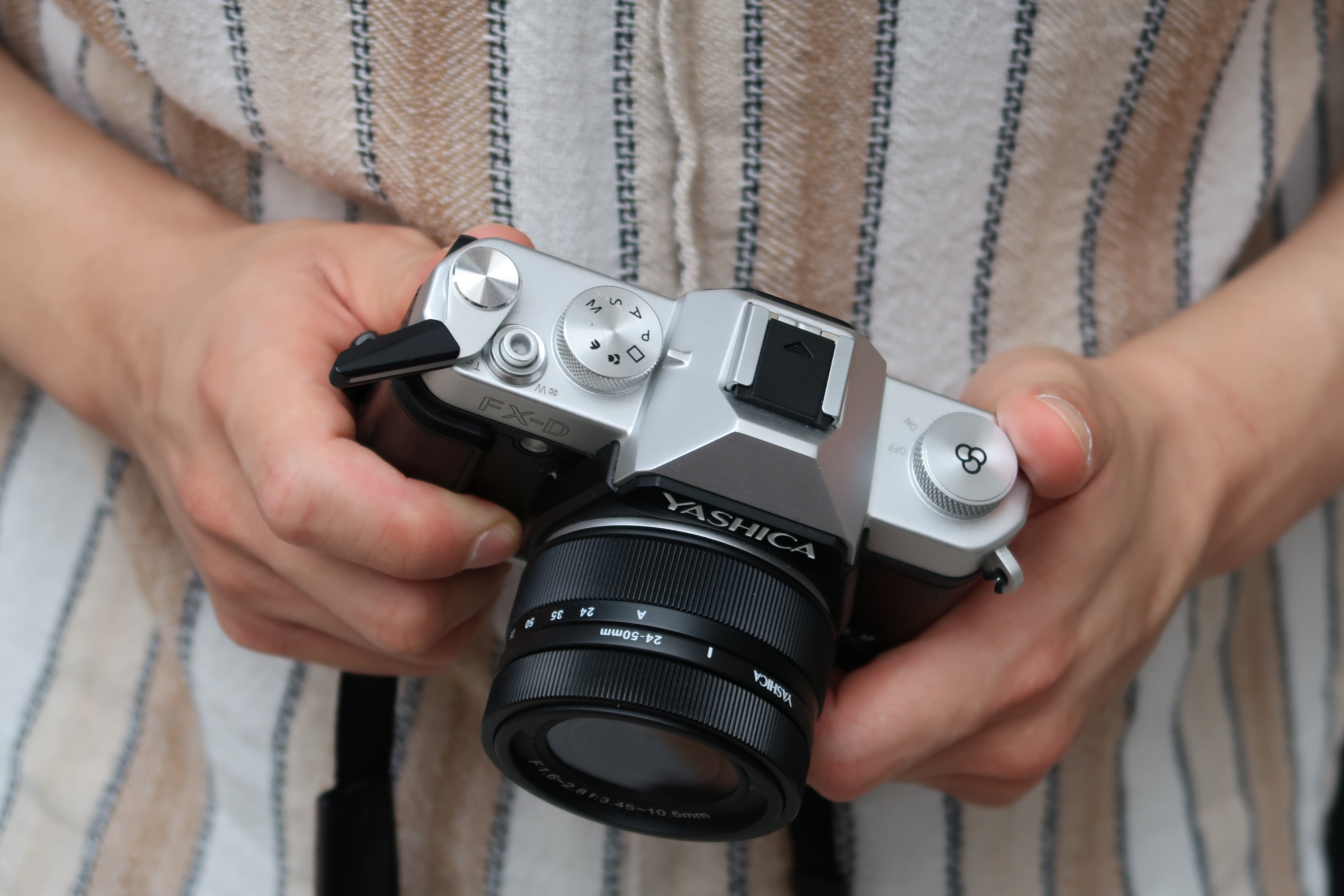 ノスタルジーを写す、新世代デジタルカメラ YASHICA FX-D