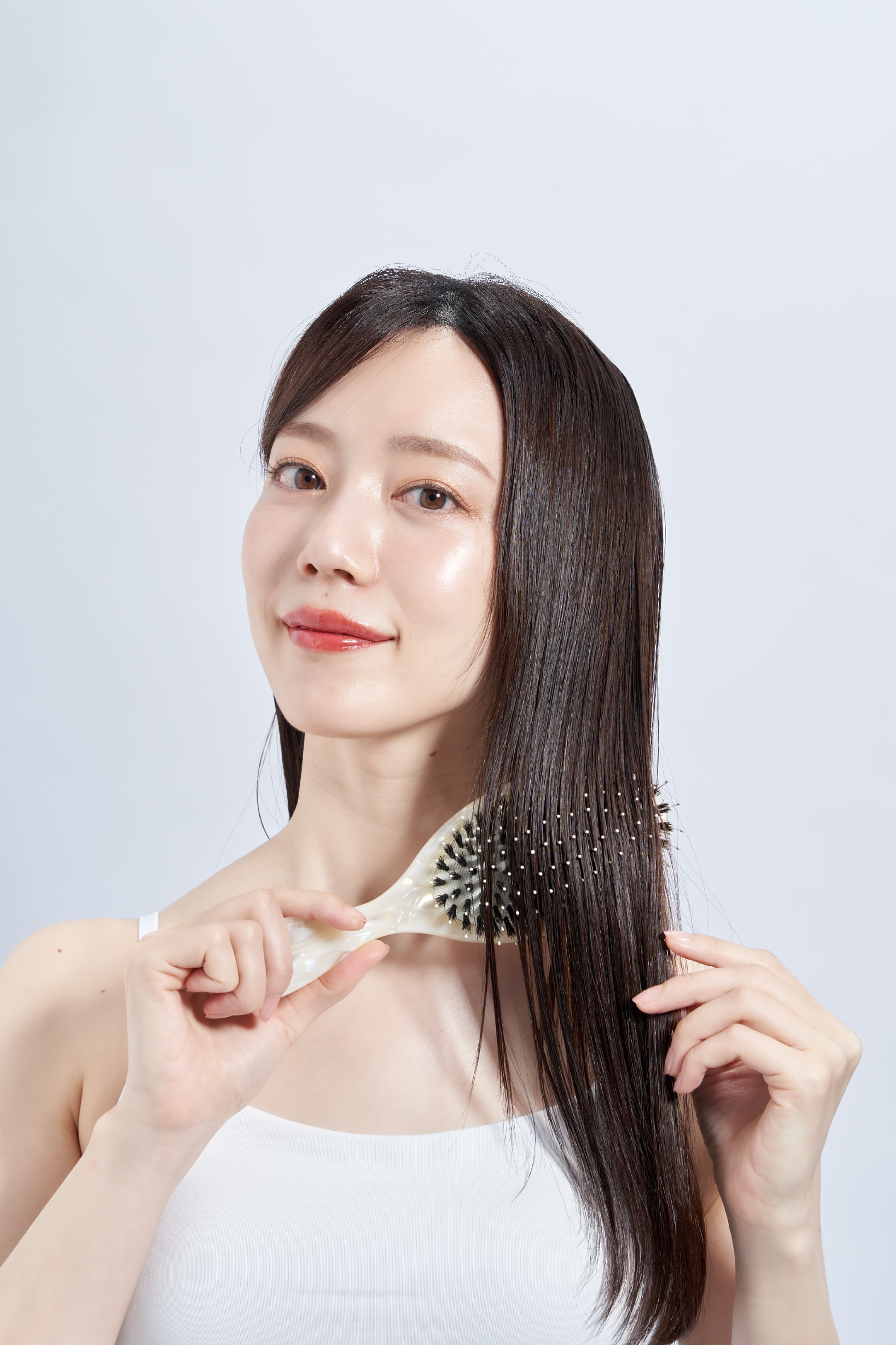 現役美容師開発 摩擦レス設計 アイロン不要で毛先までうる艶 Nuvie