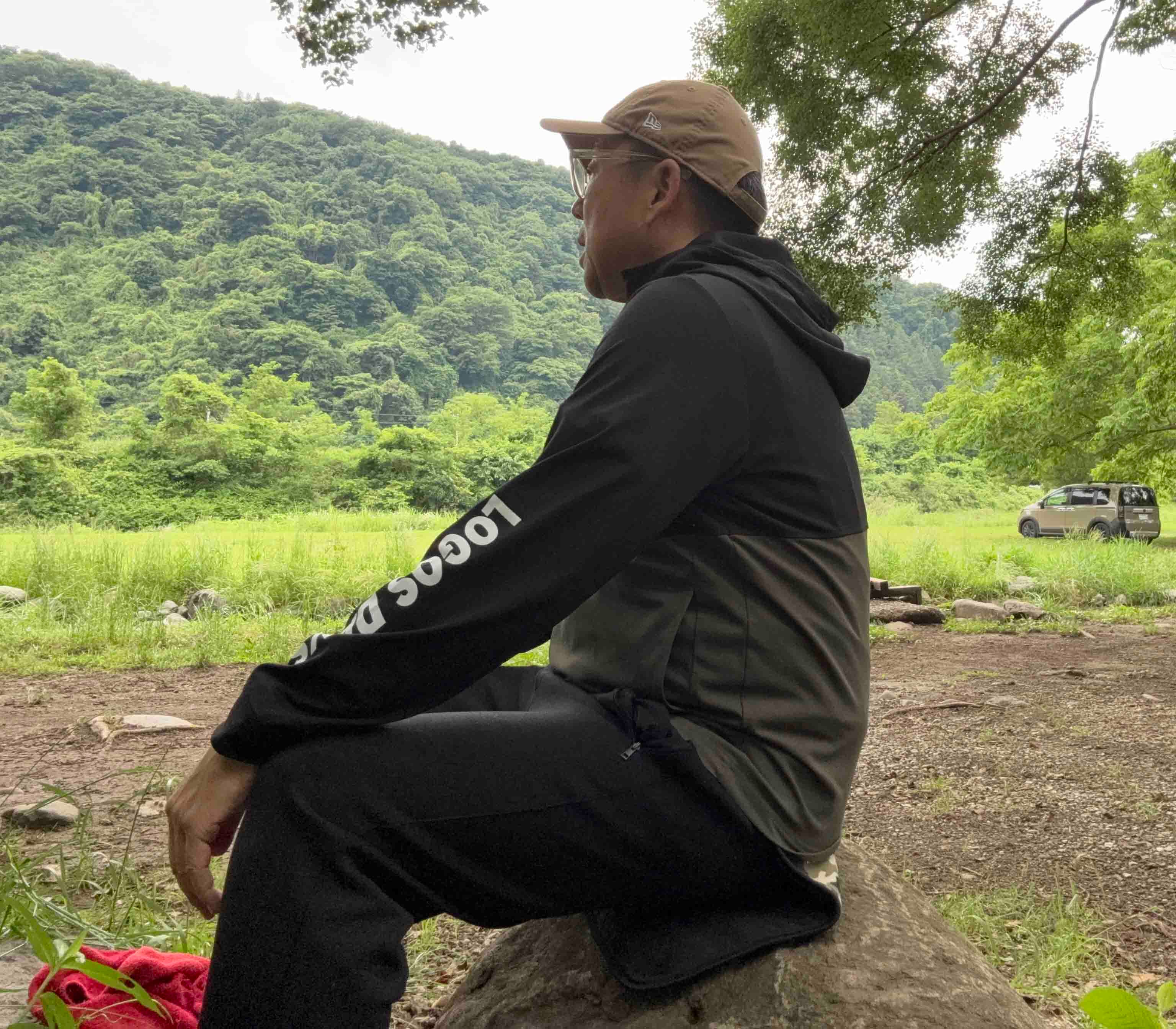 新発想】 ヒーター内蔵型・身につける座布団。寒さから、お尻を守る