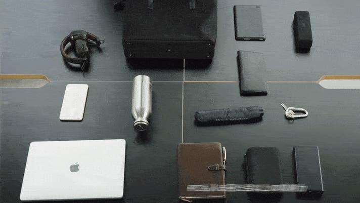 撥水×抗菌】隠しポケット2秒アクセス！5ポケットで探さない70％軽量