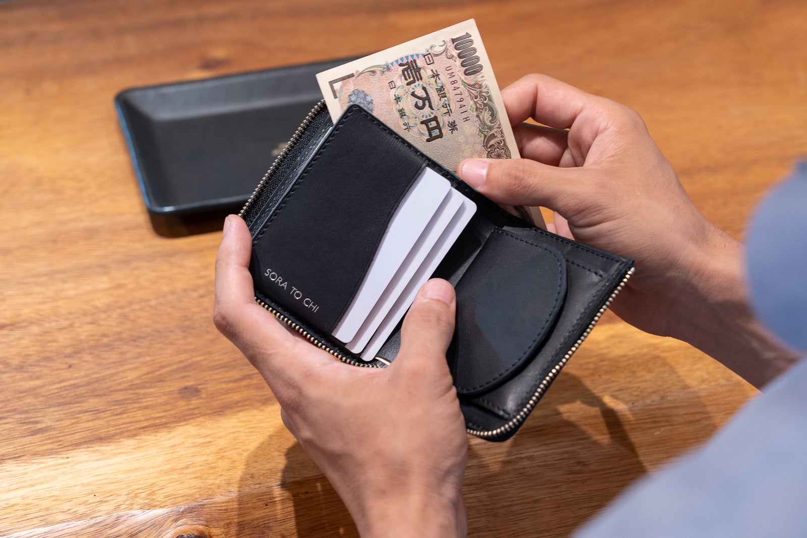 ❤☆KIRA☆さま❤お金収入増加のお財布❤ まるで小銭入れのようなコンパクト財布。手のひらから始まる