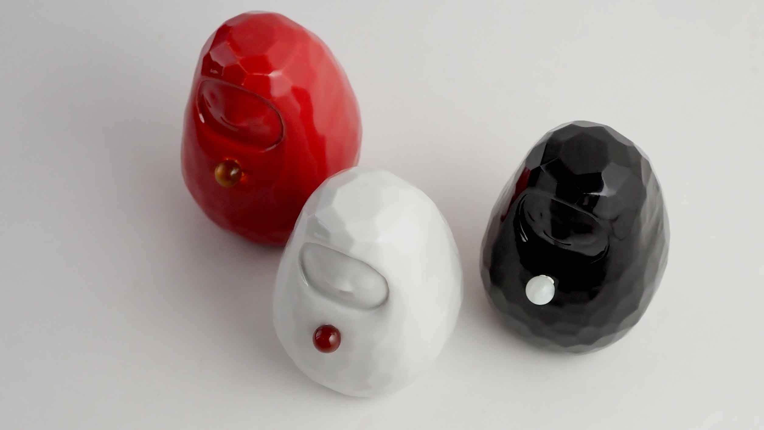 だるま　天然石　額　和室　パワーストーン 商売繁盛や合格祈願、家内安全を願う。新年を開運に導くパワーストーン