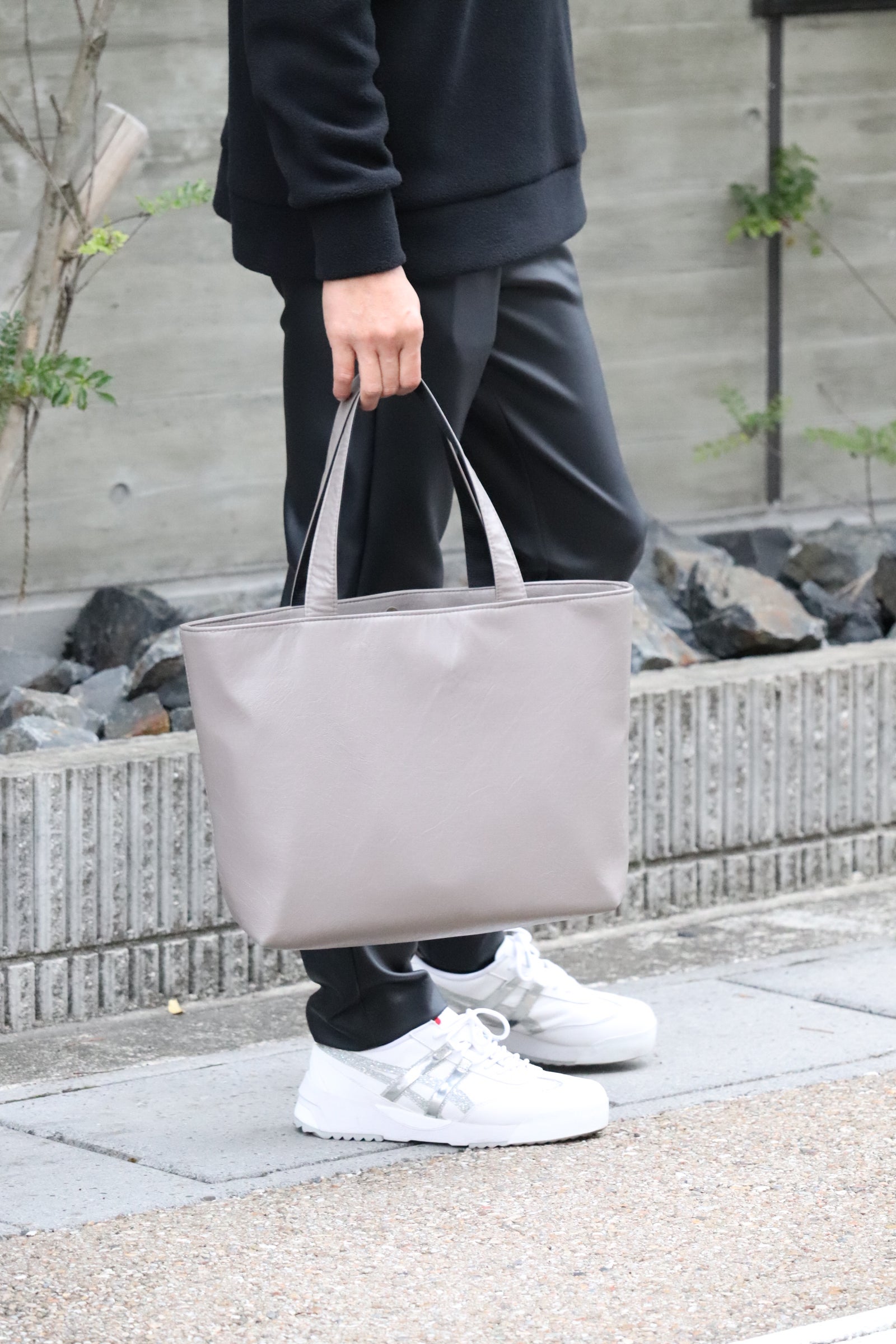 高級感と機能性を兼ね備えた 軽くて柔らかな【大人のヴィンテージ