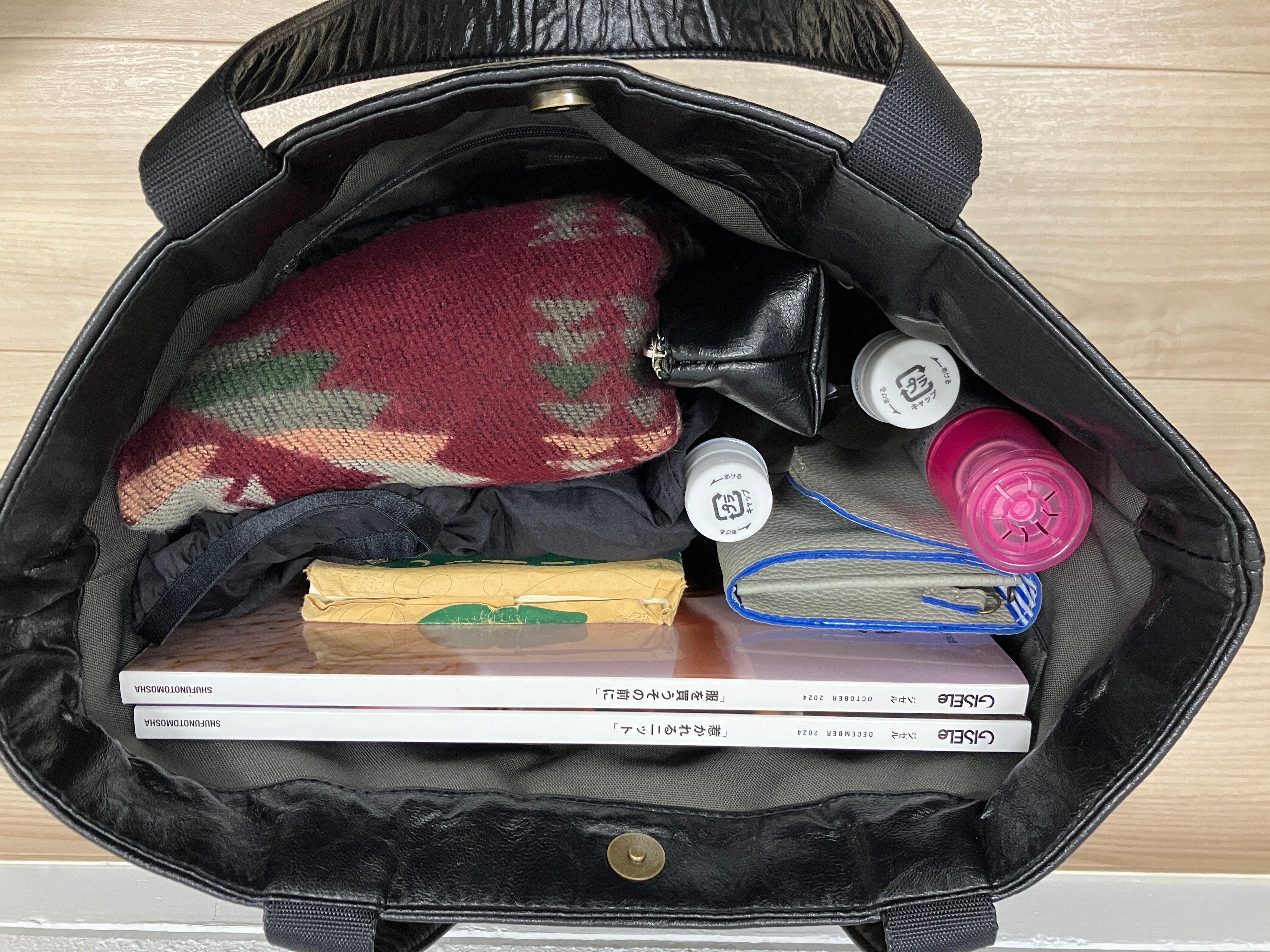 高級感と機能性を兼ね備えた 軽くて柔らかな【大人のヴィンテージ