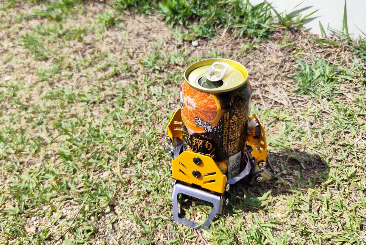 アンコール】テーブルがなくても飲み物を安定して地面に置けるドリンク