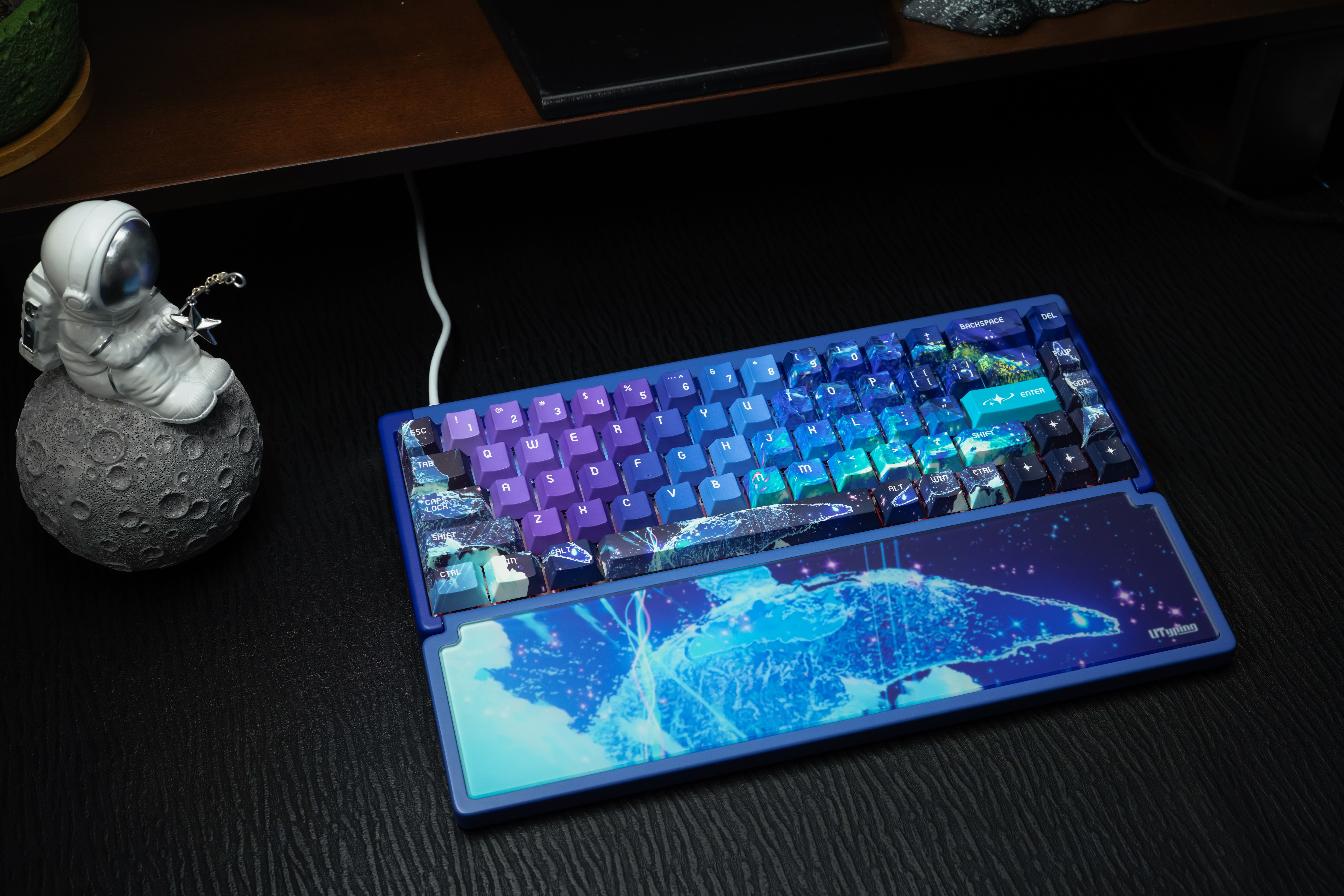 仕事もゲームも“極上打鍵”で差をつける！Utyping渾身のUT65キーボード