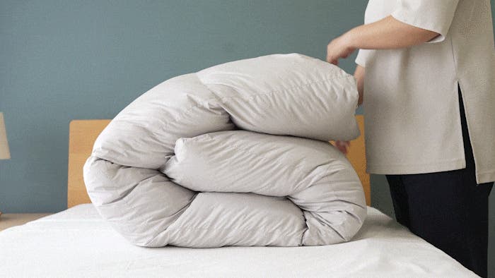 朝まで、暖房いらずの掛け布団【ウルトラ暖睡コンフォーター