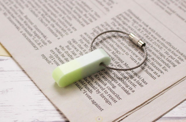 好評の形ミックス色】もう暗闇で見失わないバッグや鍵に便利な「蓄光