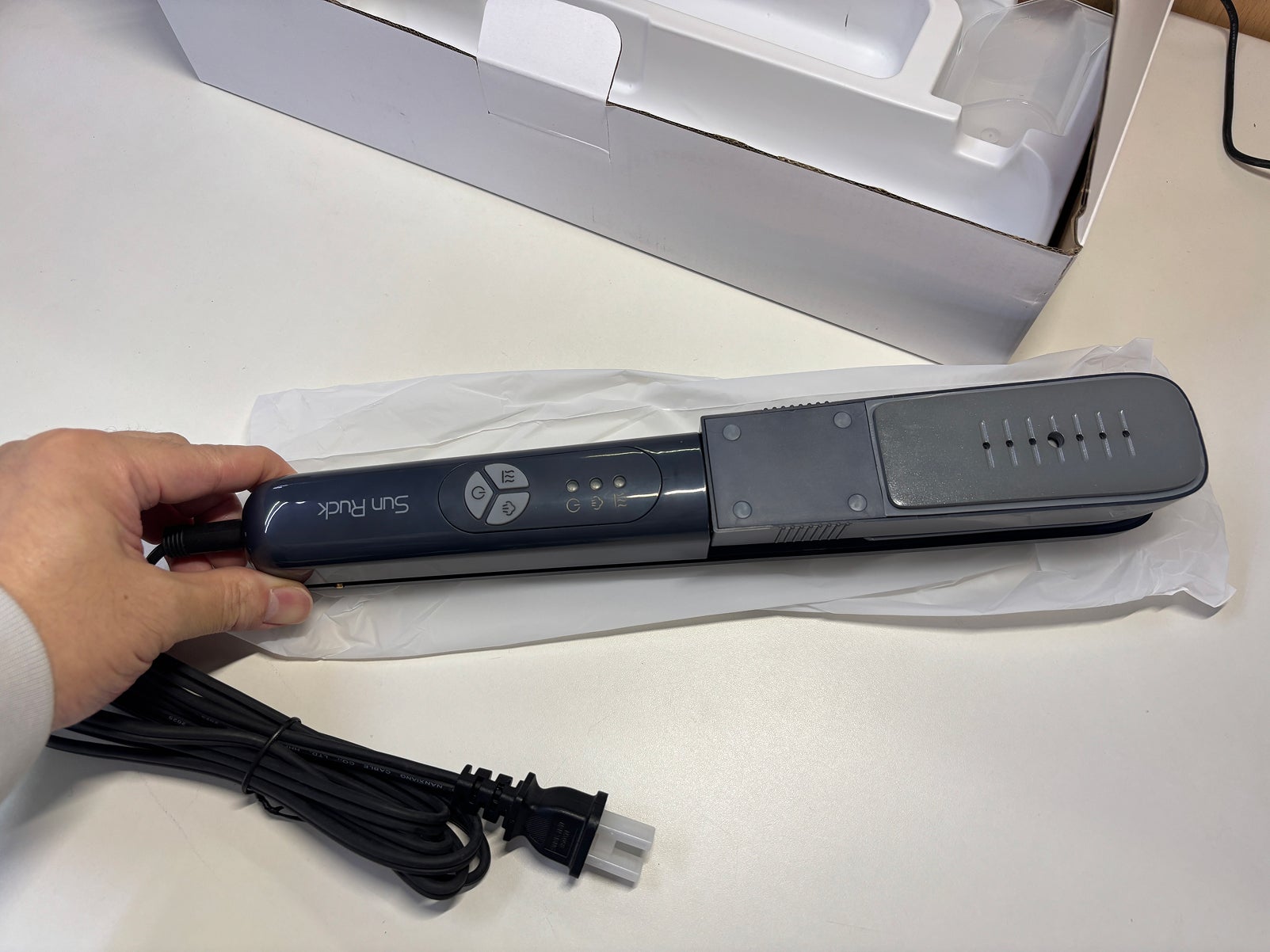 Makuake｜【新体感・3変式】ALL IN ONE 衣類スチームアイロンでプロ級