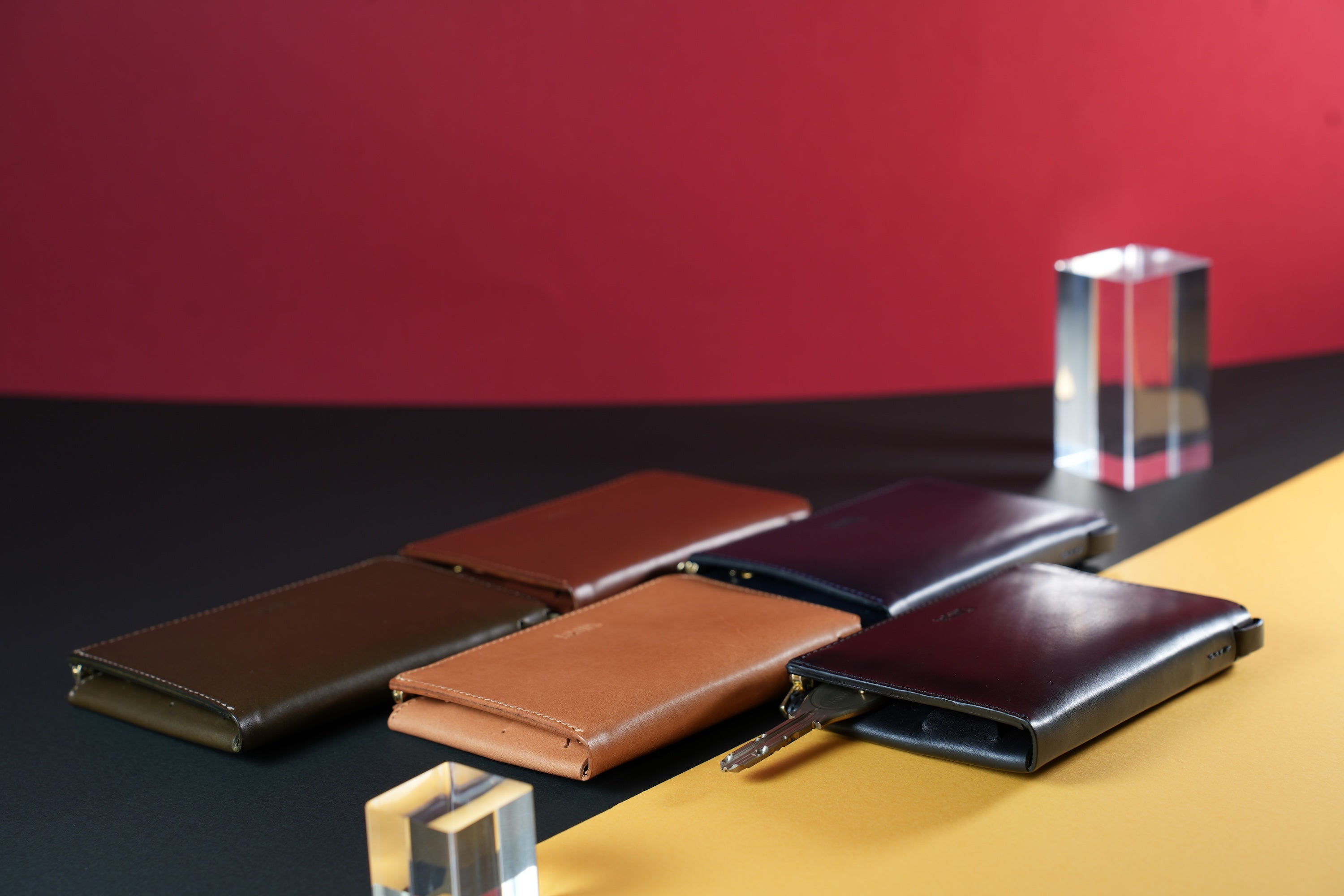 0.5秒で鍵を操るキーウォレット【新体験】薄型エレガント×大容量な