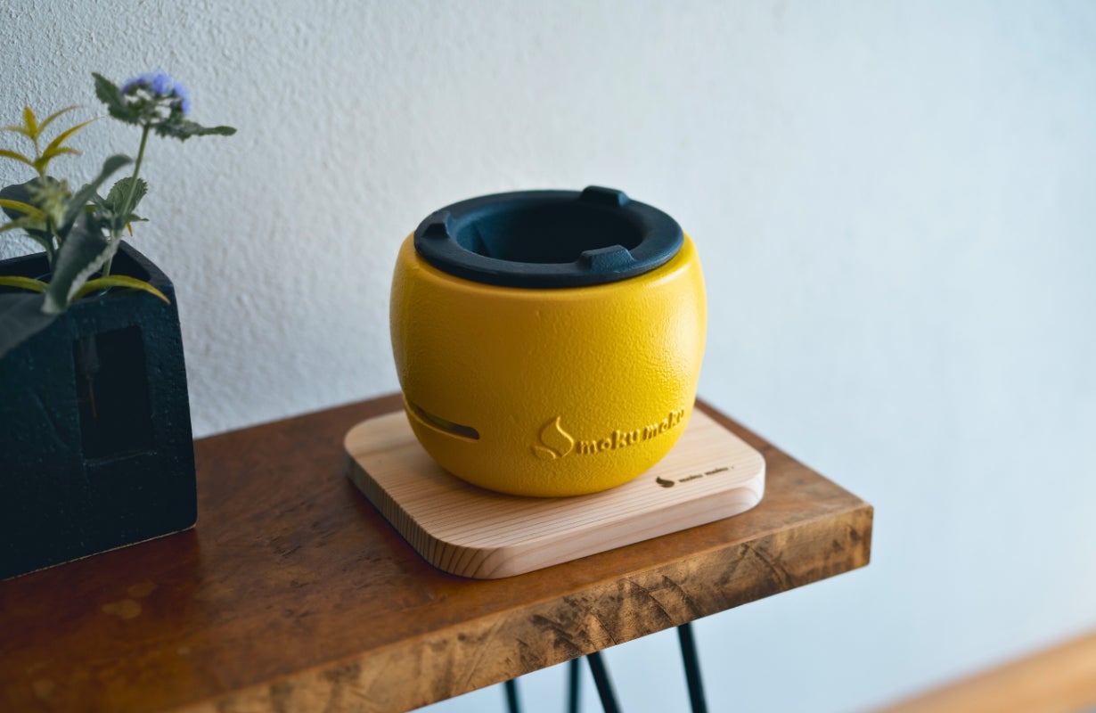 炭 SI06ee) 火鉢 灰入り 金属製？ 土台木製 3足 径40.5cm 富士山・松・