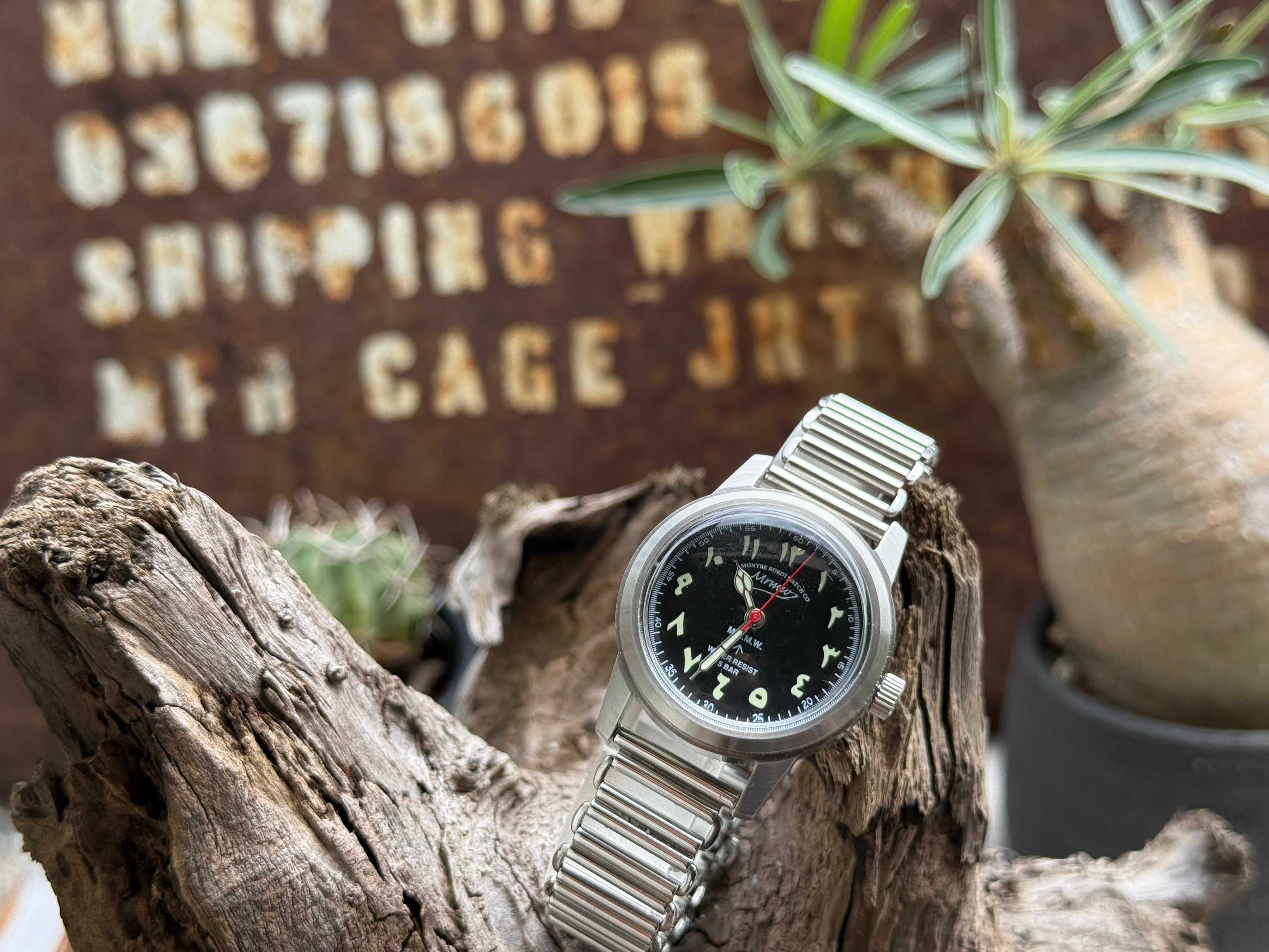 また、売れない時計を創ってしまいました。アラビア語表記腕時計 40個