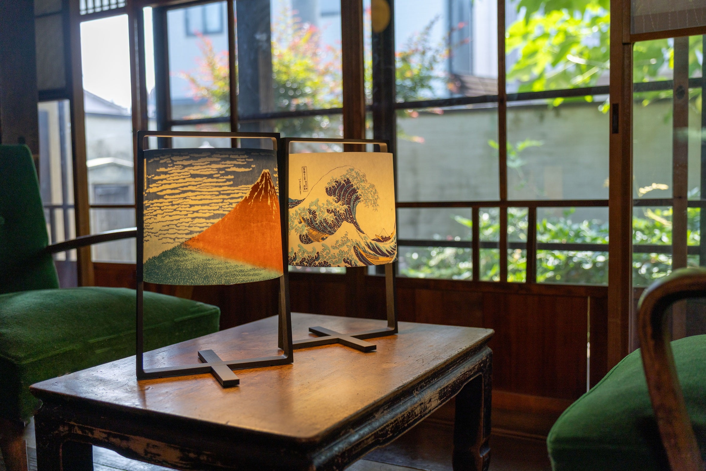 葛飾北斎テーブルランプ】伝統の浮世絵×飛騨高山発の木製照明が