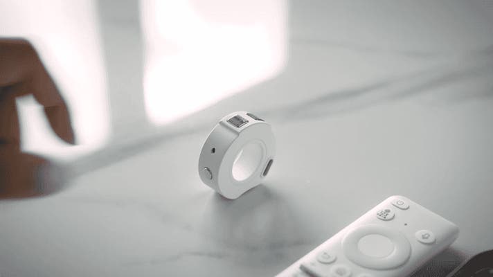 寝転んでも使える！指先だけで自由操作の未来リングマウス登場