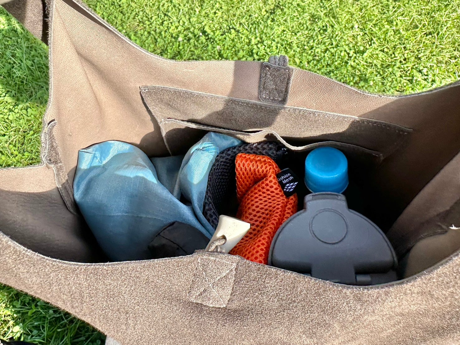 使うほど肌に馴染む柔らかさ】北海道天然エゾ鹿革『ミディトートバッグ