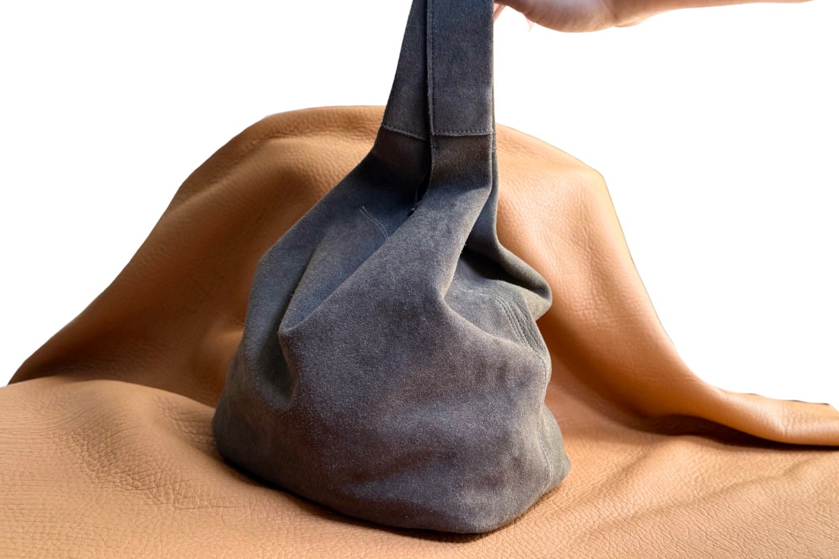 しお 使うほど肌に馴染む柔らかさ北海道天然エゾ鹿革『ミディトートバッグ 3