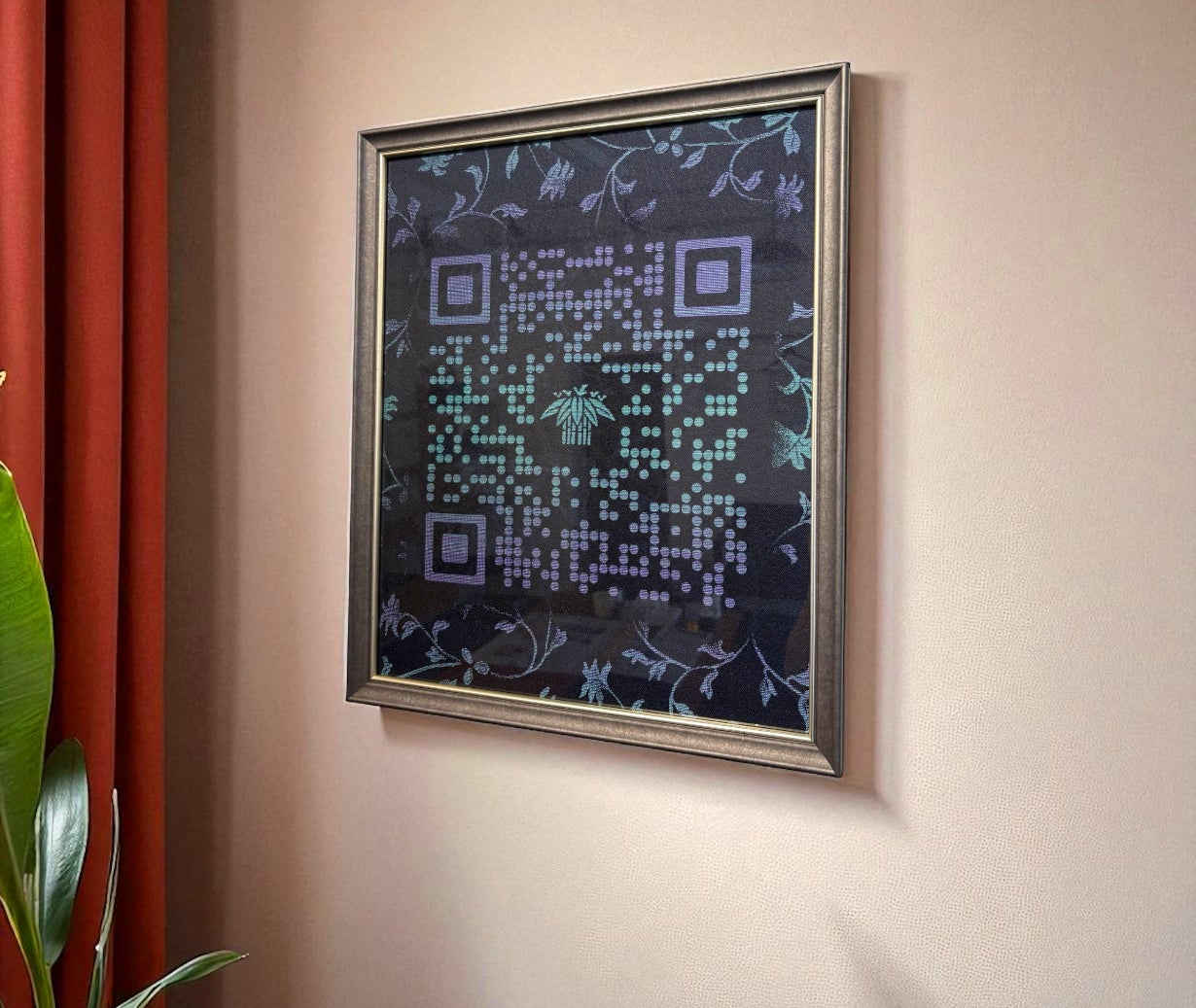 QRコードがアートに変わる。読み取りが楽しくなる西陣織アートフレーム
