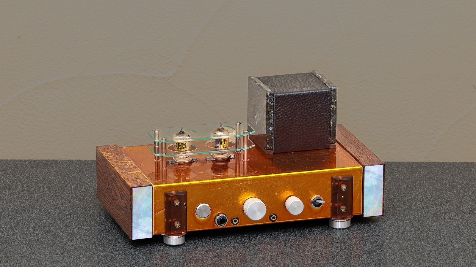 人生とともに過ごし育てるオーディオ。DACと真空管ハイブリッドヘッド