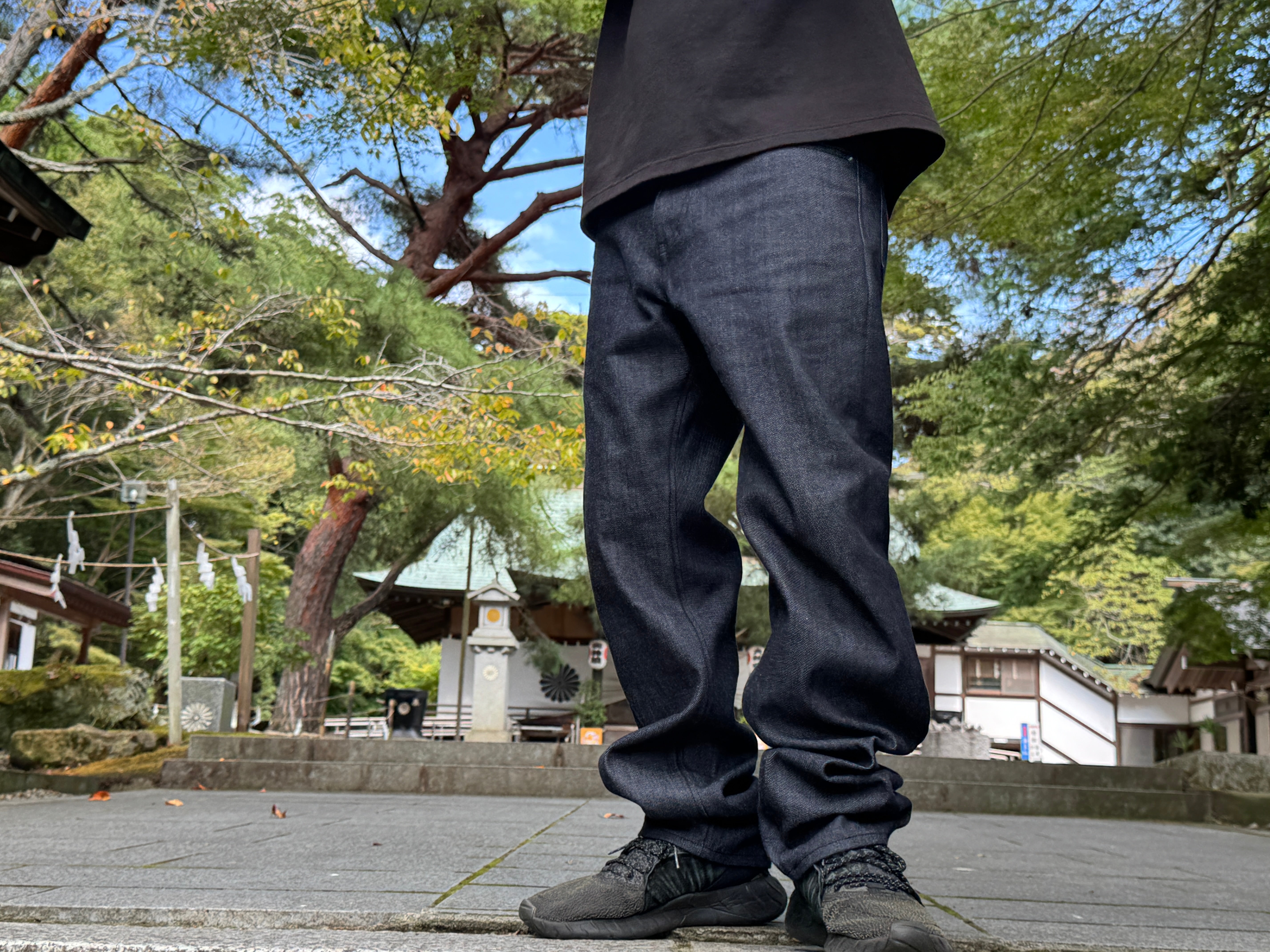 藍に咲く水戸の梅。セルビッチなのに軽くて快適、茨城から届ける