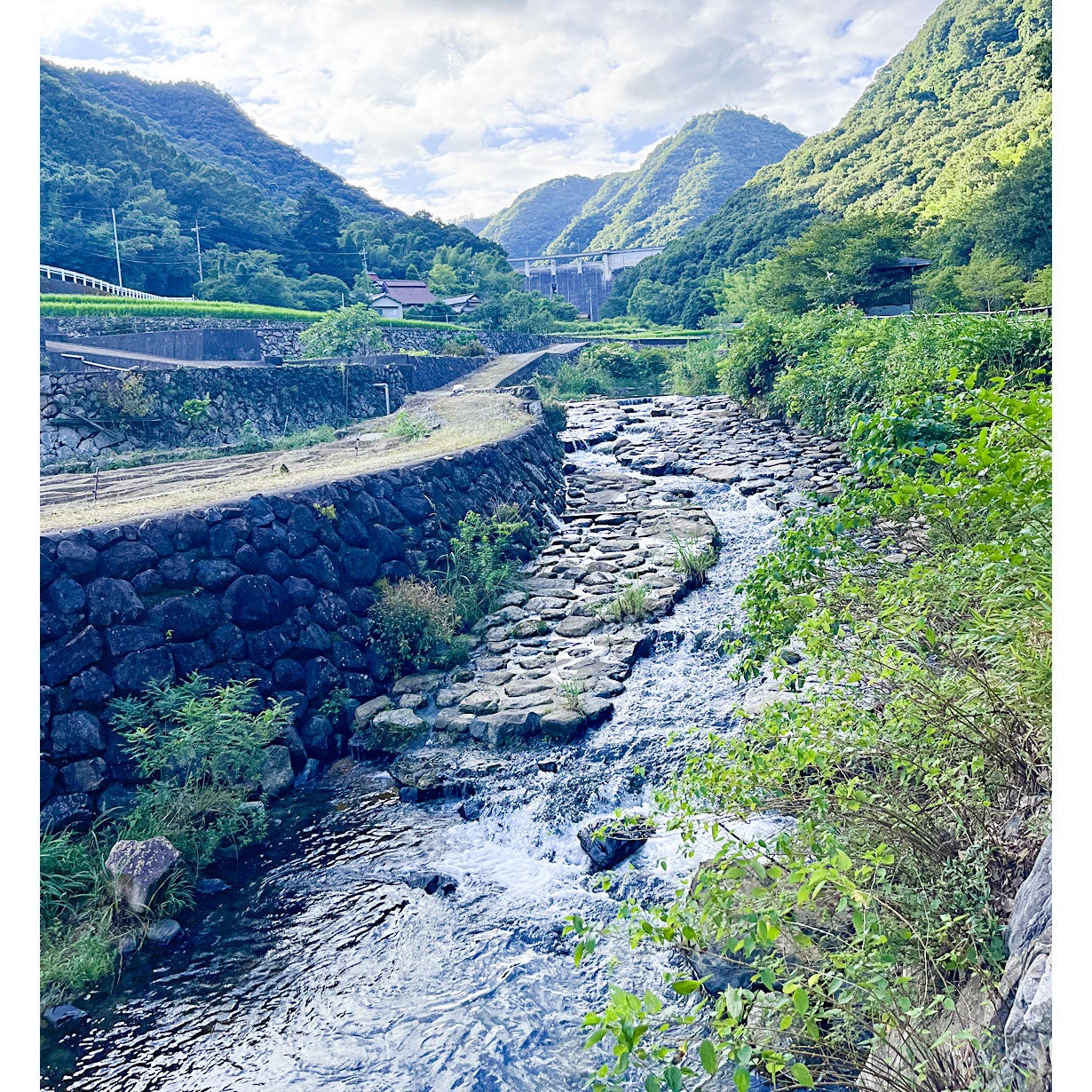 見た目はきちんと、はき心地は楽ちん。岡山デニム進化系リラックス
