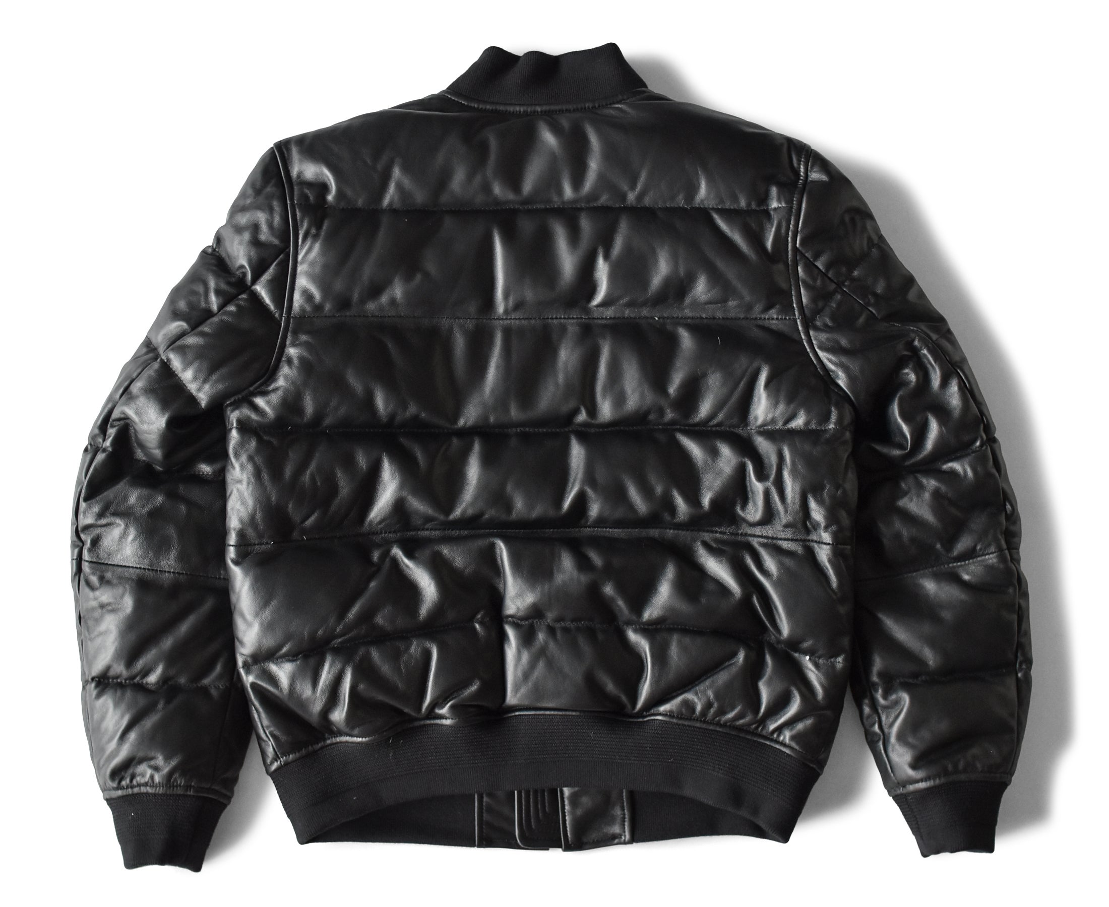 ニュージーランド産羊革で仕立てた、高級感を極めたレザーダウン